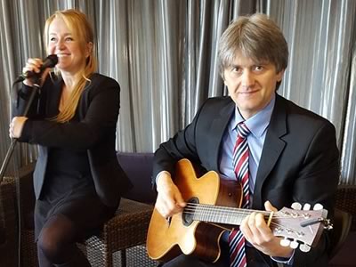 Nightingale: Jazz und Swing mit der Sängerin Sigrid Haverkamp und Igor Lazarev an der Gitarre